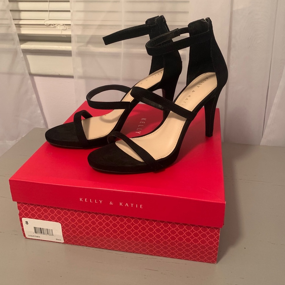 Kelly & Katie black suede sandal size 8M
